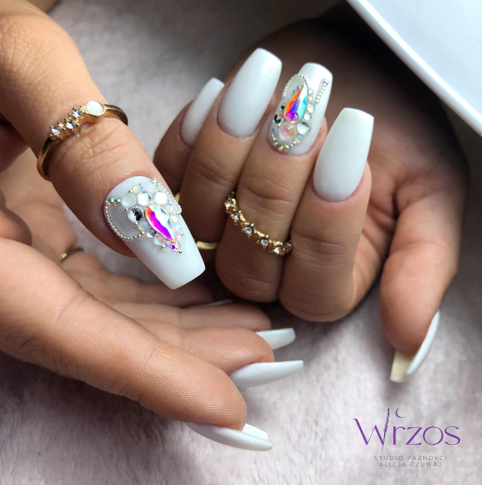 Manicure hybrydowy Kraków – Wrzos Studio Paznokci